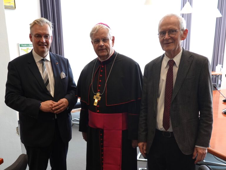 Foto v.r.n.l.: Martin Herche, Dr. Reinhard Hauke und Heiko Schmelzle am Rande der Festveranstaltung.